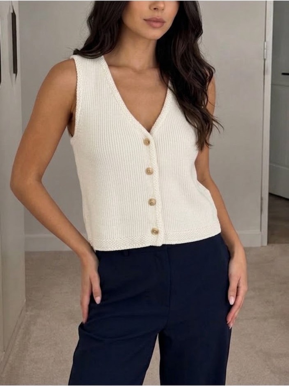 Abercrombie & Fitch The A&F Mara Button-Up Sweater Vest Cream Small